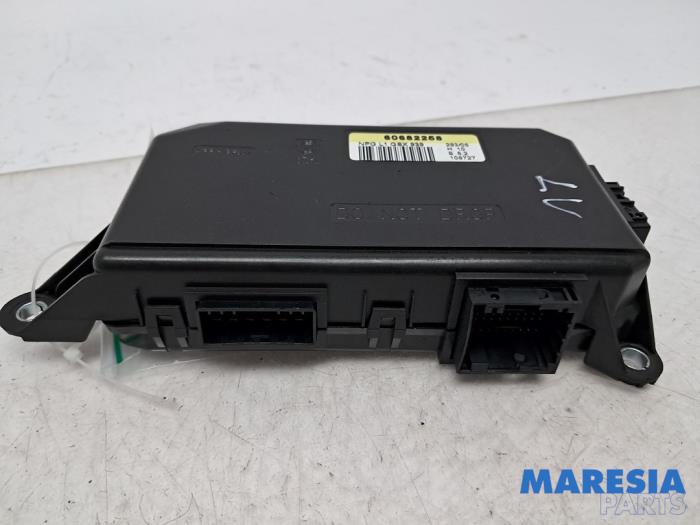 Gebruikte Module Centrale Deurvergrendeling Alfa Romeo 159 (939AX) 2.2 JTS 16V Prijs € 50,00 Margeregeling aangeboden door Maresia Parts