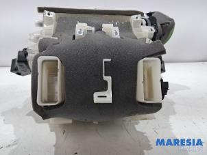 Gebruikte Chaufagebak Peugeot 208 I (CA/CC/CK/CL) 1.6 Vti 16V Prijs € 195,00 Margeregeling aangeboden door Maresia Parts