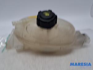 Gebruikte Expansievat Opel Movano 2.3 CDTi 16V FWD Prijs € 30,19 Inclusief btw aangeboden door Maresia Parts