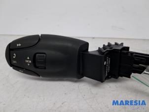 Gebruikte Radiobediening Stuur Peugeot 3008 I (0U/HU) 2.0 HYbrid4 16V Prijs € 14,95 Margeregeling aangeboden door Maresia Parts