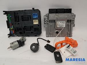 Gebruikte Computer Motormanagement Peugeot 3008 I (0U/HU) 2.0 HYbrid4 16V Prijs € 299,00 Margeregeling aangeboden door Maresia Parts