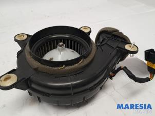 Gebruikte Aanjager Peugeot 3008 I (0U/HU) 2.0 HYbrid4 16V Prijs € 75,00 Margeregeling aangeboden door Maresia Parts