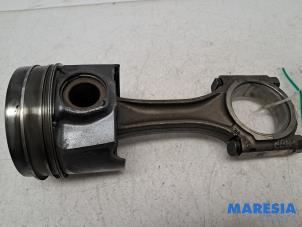 Gebruikte Drijfstang Peugeot Expert (V1/VA/VB/VE/VF/VT/VY) 2.0 Blue HDi 120 16V Prijs € 84,69 Inclusief btw aangeboden door Maresia Parts