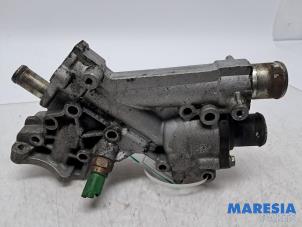 Gebruikte Thermostaathuis Peugeot 307 CC (3B) 2.0 16V Prijs € 40,00 Margeregeling aangeboden door Maresia Parts