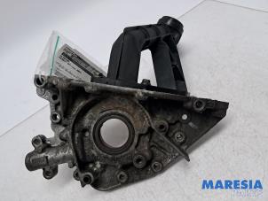 Gebruikte Oliepomp Peugeot 307 CC (3B) 2.0 16V Prijs € 50,00 Margeregeling aangeboden door Maresia Parts