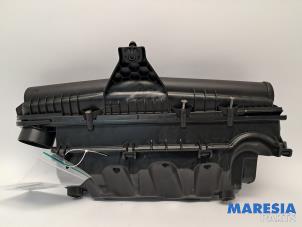 Gebruikte Luchtfilterhuis Peugeot 208 I (CA/CC/CK/CL) 1.6 Vti 16V Prijs € 25,00 Margeregeling aangeboden door Maresia Parts