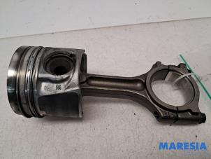 Gebruikte Drijfstang Renault Trafic (1FL/2FL/3FL/4FL) 1.6 dCi 90 Prijs € 90,74 Inclusief btw aangeboden door Maresia Parts