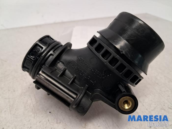 Gebruikte Turbo Pijp Renault Trafic (1FL/2FL/3FL/4FL) 1.6 dCi 90 Prijs € 60,49 Inclusief btw aangeboden door Maresia Parts