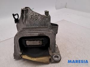 Gebruikte Motorsteun Renault Grand Scénic III (JZ) 2.0 16V CVT Prijs € 49,99 Margeregeling aangeboden door Maresia Parts
