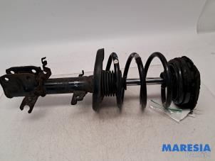 Gebruikte Mac Phersonpoot rechts-voor Renault Grand Scénic III (JZ) 2.0 16V CVT Prijs € 35,00 Margeregeling aangeboden door Maresia Parts