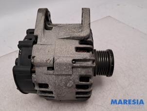 Gebruikte Alternator Renault Grand Scénic III (JZ) 2.0 16V CVT Prijs € 50,00 Margeregeling aangeboden door Maresia Parts