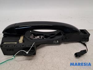 Gebruikte Portiergreep 4Deurs rechts-achter Renault Megane IV Estate (RFBK) 1.3 TCE 115 16V Prijs € 75,00 Margeregeling aangeboden door Maresia Parts