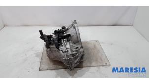 Gebruikte Versnellingsbak Renault Master III (MA/MB/MC/MD/MH/MF/MG/MH) 2.3 dCi 16V Prijs € 1.087,79 Inclusief btw aangeboden door Maresia Parts