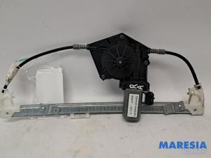 Gebruikte Raammechaniek 4Deurs rechts-achter Alfa Romeo 159 Sportwagon (939BX) 1.8 MPI 16V Prijs € 100,00 Margeregeling aangeboden door Maresia Parts