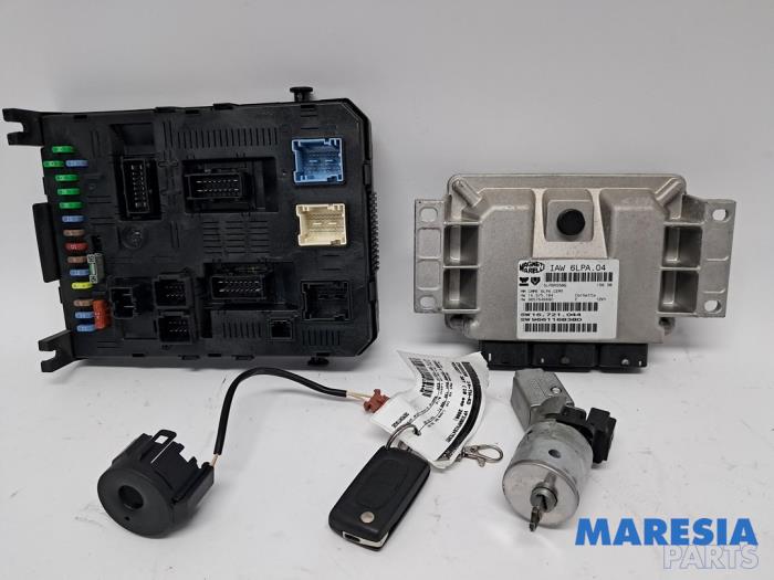 Gebruikte Computer Motormanagement Peugeot 307 CC (3B) 2.0 16V Prijs € 250,00 Margeregeling aangeboden door Maresia Parts
