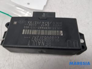 Gebruikte PDC Module Renault Grand Scénic III (JZ) 2.0 16V CVT Prijs € 35,00 Margeregeling aangeboden door Maresia Parts