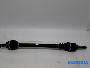 Gebruikte Aandrijfas rechts-voor Peugeot 207 SW (WE/WU) 1.6 16V Prijs € 35,00 Margeregeling aangeboden door Maresia Parts