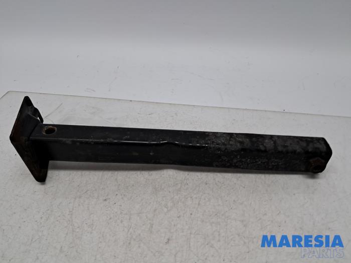 Gebruikte Frontdeel steun Peugeot 207 SW (WE/WU) 1.6 16V Prijs € 25,00 Margeregeling aangeboden door Maresia Parts