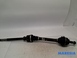 Gebruikte Steekas rechts-voor Peugeot 307 CC (3B) 2.0 16V Prijs € 45,00 Margeregeling aangeboden door Maresia Parts