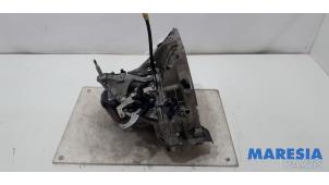 Gebruikte Versnellingsbak Renault Clio IV (5R) 0.9 Energy TCE 90 12V Prijs € 599,00 Margeregeling aangeboden door Maresia Parts