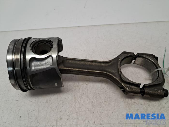 Gebruikte Drijfstang Fiat Ducato (250) 2.0 D 115 Multijet Prijs € 96,80 Inclusief btw aangeboden door Maresia Parts