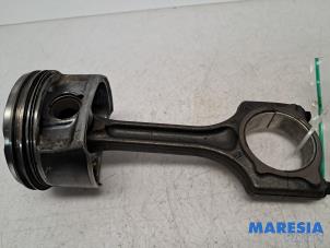 Gebruikte Drijfstang Peugeot 207 CC (WB) 1.6 16V THP Prijs € 34,99 Margeregeling aangeboden door Maresia Parts