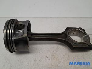 Gebruikte Drijfstang Peugeot 207 CC (WB) 1.6 16V THP Prijs € 34,99 Margeregeling aangeboden door Maresia Parts