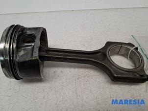 Gebruikte Drijfstang Peugeot 207 CC (WB) 1.6 16V THP Prijs € 34,99 Margeregeling aangeboden door Maresia Parts