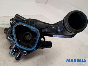 Gebruikte Thermostaathuis Peugeot 207 CC (WB) 1.6 16V THP Prijs € 45,00 Margeregeling aangeboden door Maresia Parts