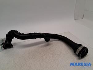 Gebruikte Intercooler Buis Renault Scénic IV (RFAJ) 1.3 TCE 140 16V Prijs € 99,99 Margeregeling aangeboden door Maresia Parts