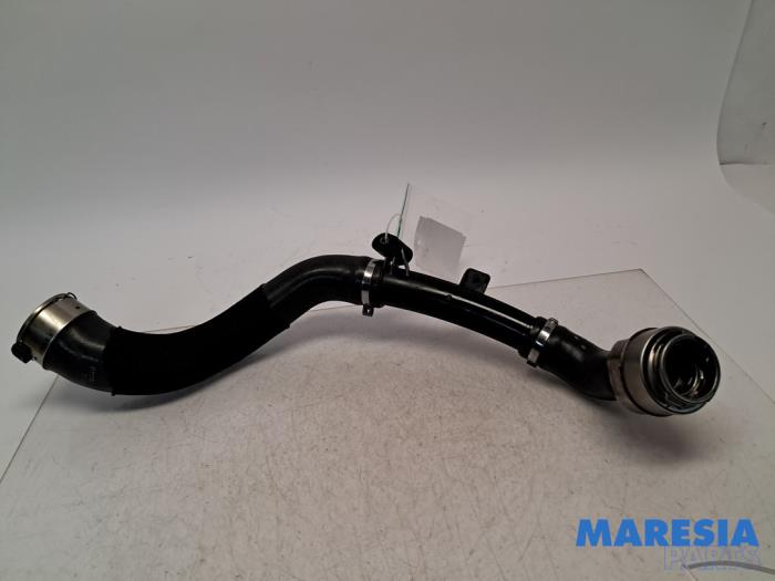 Gebruikte Intercooler Slang Renault Scénic IV (RFAJ) 1.3 TCE 140 16V Prijs € 110,00 Margeregeling aangeboden door Maresia Parts