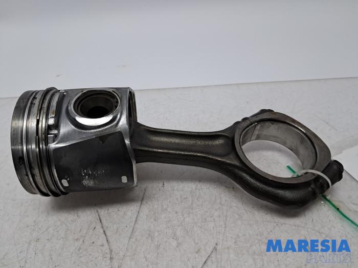 Gebruikte Drijfstang Fiat Ducato (250) 3.0 140 Natural Power Prijs € 127,05 Inclusief btw aangeboden door Maresia Parts