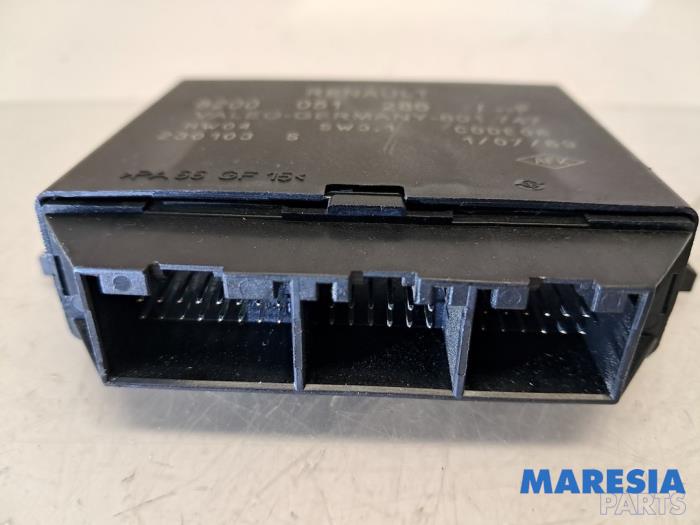 Gebruikte PDC Module Renault Espace (JK) 2.0 16V Turbo Prijs € 35,00 Margeregeling aangeboden door Maresia Parts
