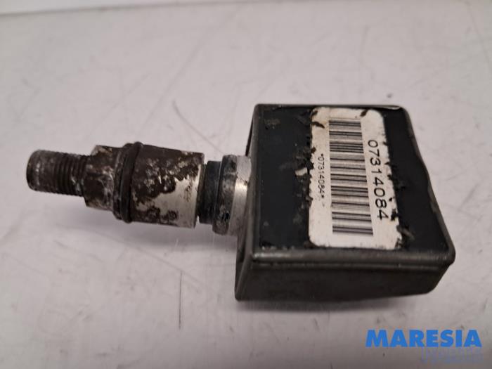 Bandenspanningsensor van een Renault Espace (JK) 2.0 16V Turbo 2003