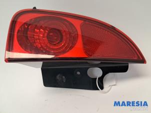 Gebruikte Mistachterlicht Renault Espace (JK) 2.0 16V Turbo Prijs € 20,00 Margeregeling aangeboden door Maresia Parts