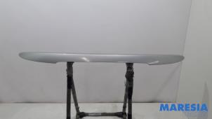 Gebruikte Spoiler achterklep Peugeot 307 CC (3B) 2.0 16V Prijs € 75,00 Margeregeling aangeboden door Maresia Parts