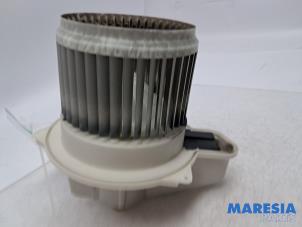Gebruikte Kachel Ventilatiemotor Fiat 500 (312) Electric Prijs € 60,49 Inclusief btw aangeboden door Maresia Parts