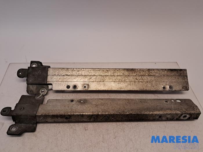 Gebruikte Subframe Renault Espace (JK) 2.0 16V Turbo Prijs € 50,00 Margeregeling aangeboden door Maresia Parts