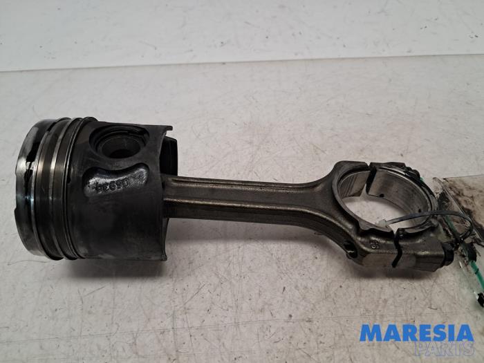 Gebruikte Drijfstang Fiat Doblo Cargo (263) 1.3 MJ 16V DPF Euro 5 Prijs € 60,50 Inclusief btw aangeboden door Maresia Parts