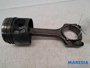 Gebruikte Drijfstang Fiat Doblo Cargo (263) 1.3 MJ 16V DPF Euro 5 Prijs € 60,50 Inclusief btw aangeboden door Maresia Parts