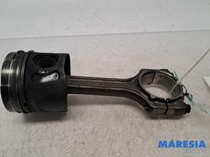 Gebruikte Drijfstang Fiat Doblo Cargo (263) 1.3 MJ 16V DPF Euro 5 Prijs € 60,50 Inclusief btw aangeboden door Maresia Parts