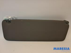 Gebruikte Zonneklep Renault Master III (MA/MB/MC/MD/MH/MF/MG/MH) 2.3 dCi 16V Prijs € 24,20 Inclusief btw aangeboden door Maresia Parts