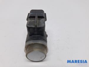 Gebruikte PDC Sensor Renault Grand Scénic III (JZ) 1.6 dCi Prijs € 19,50 Margeregeling aangeboden door Maresia Parts