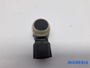 Gebruikte PDC Sensor Renault Grand Scénic III (JZ) 1.6 dCi Prijs € 19,50 Margeregeling aangeboden door Maresia Parts