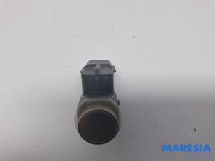Gebruikte PDC Sensor Renault Grand Scénic III (JZ) 1.6 dCi Prijs € 19,50 Margeregeling aangeboden door Maresia Parts