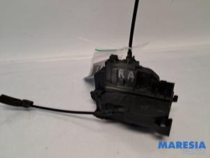 Gebruikte Slotmechaniek Portier 4Deurs rechts-achter Renault Grand Scénic III (JZ) 1.6 dCi Prijs € 25,00 Margeregeling aangeboden door Maresia Parts