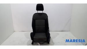 Gebruikte Stoel links Peugeot 207 CC (WB) 1.6 16V THP Prijs € 105,00 Margeregeling aangeboden door Maresia Parts