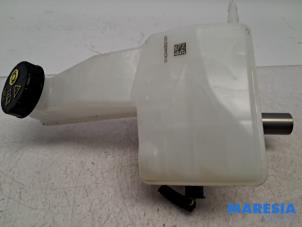 Gebruikte Hoofdremcilinder Alfa Romeo Junior 1.2 Ibrida Prijs € 40,00 Margeregeling aangeboden door Maresia Parts