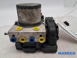 Gebruikte ABS Pomp Renault Master III (MA/MB/MC/MD/MH/MF/MG/MH) 2.3 dCi 16V Prijs € 181,50 Inclusief btw aangeboden door Maresia Parts