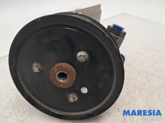 Gebruikte Servopomp Renault Master III (MA/MB/MC/MD/MH/MF/MG/MH) 2.3 dCi 16V Prijs € 121,00 Inclusief btw aangeboden door Maresia Parts